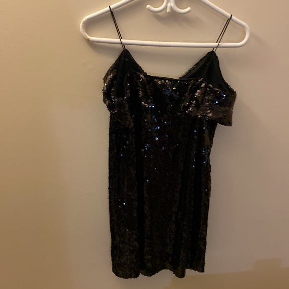 A party glittery sequin dress. Beautiful party dress. - Picture 2 of 3